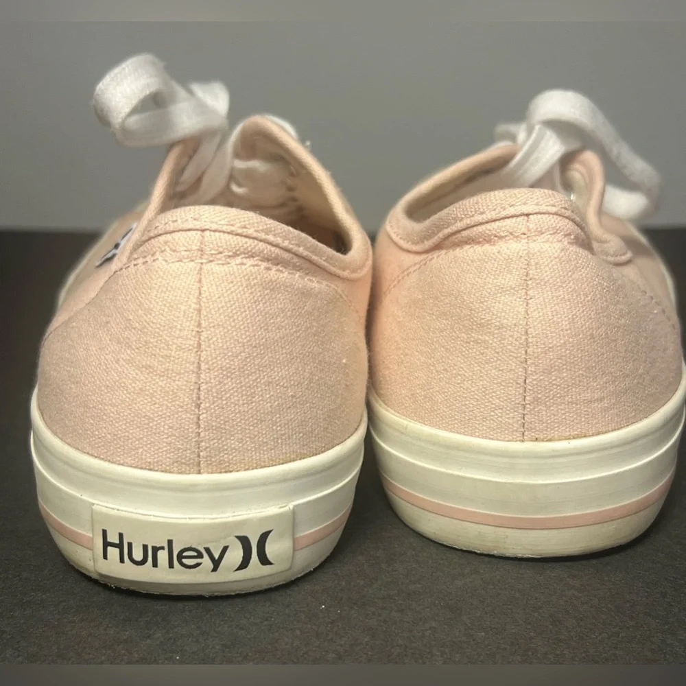 Hurley- Girls Pink Sneaker Shoes,Size:7, Pre-Owned, could use washing on bottoms